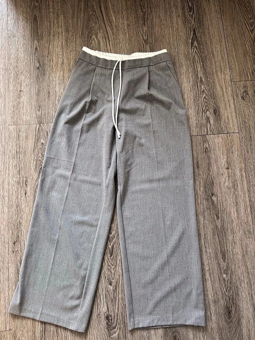 Zara Straight Leg Drawstring Pants in Gray Size Medium Like New
